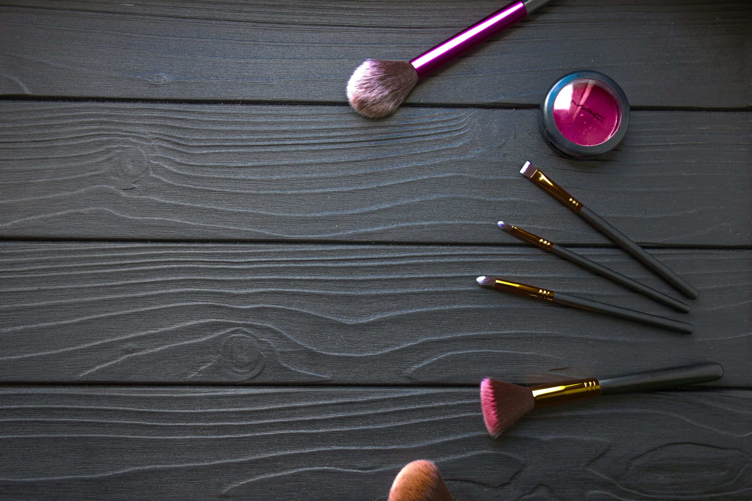 Unlock Your Inner Artist with the Perfect Vibrant Eyeshadow Palette