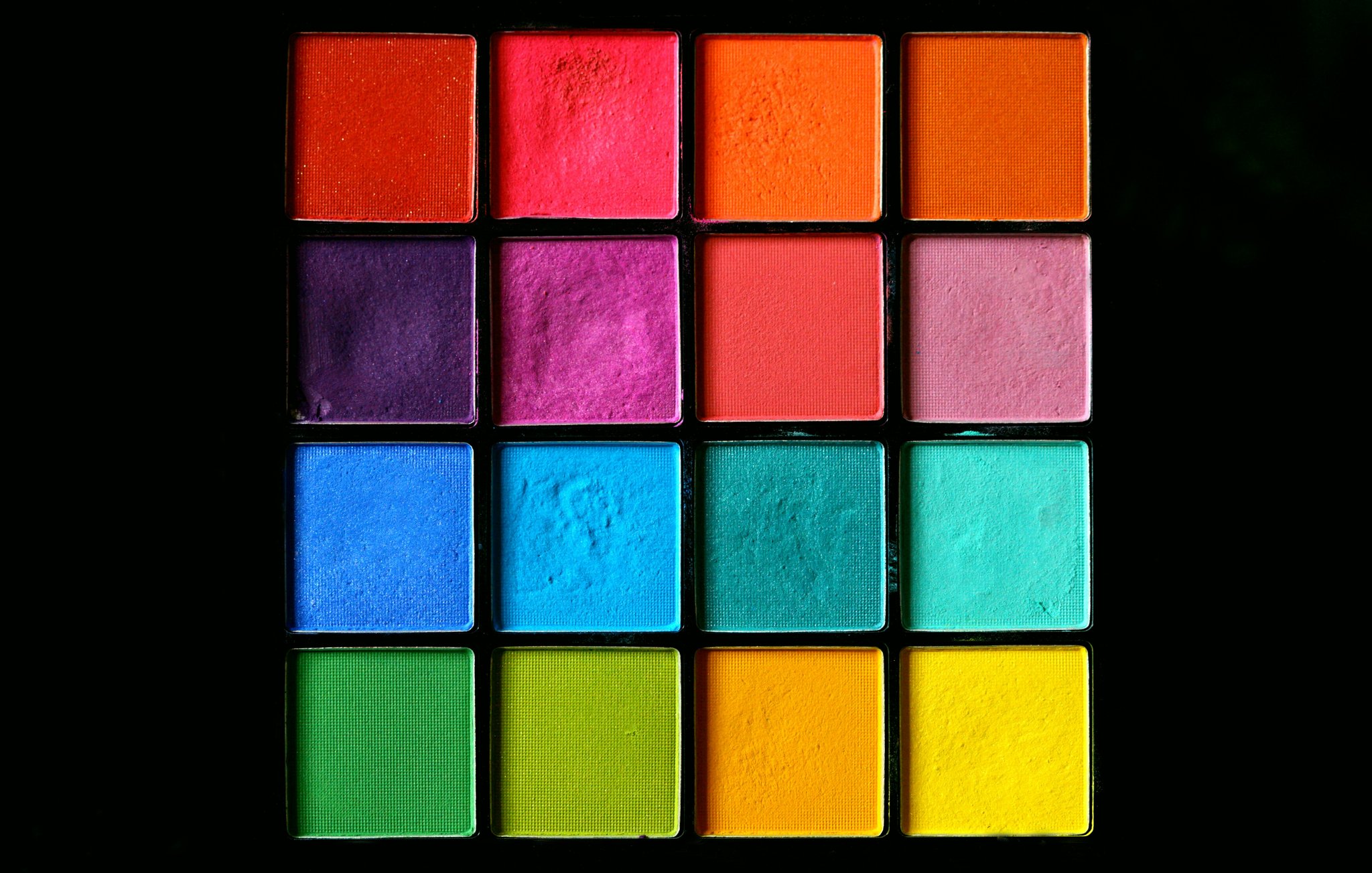 Mastering Bold Color Eyeshadow: Your Ultimate Guide to Stunning Makeup Palettes
