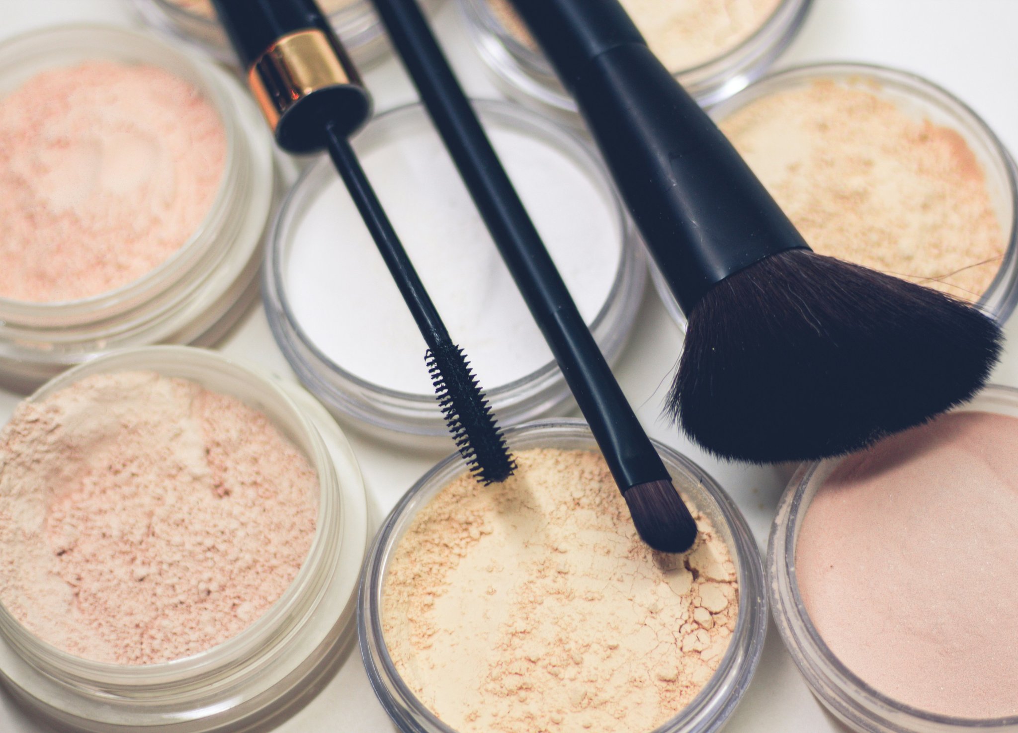 The Ultimate Guide to Multi-Tasking Palettes: Revolutionize Your Makeup Game