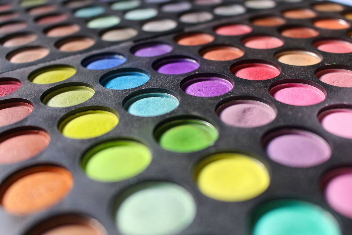 An opened everyday eyeshadow palette featuring matte and shimmer neutral tones.