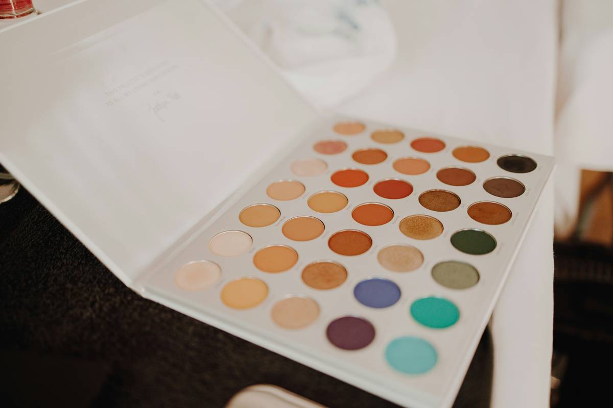 The Ultimate Guide to Mastering Your Face Defining Palette